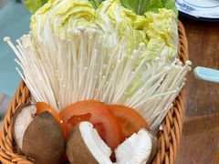 -老何家后安粉·糟粕醋海鲜火锅(三亚湾椰梦长廊店)