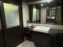 -曼谷湄南河畔华美达广场酒店