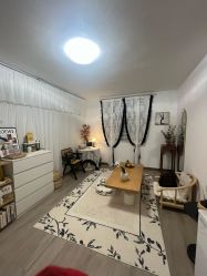 -闺蜜瑜伽·普拉提女性塑形馆