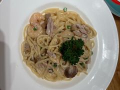 奶油鲜虾金枪鱼意面-菲滋意式休闲餐厅(北仑银泰城店)