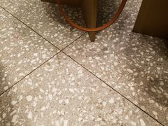 丑陋的地板-奈雪的茶(市百一店)