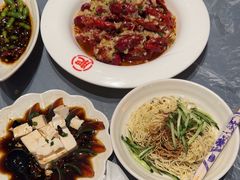 -肥肥虾庄·金牌油焖大虾(杨园滨江时代walk店)