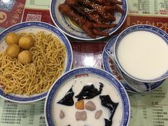 -赵记传承特色牛奶甜品(泉城广场店)