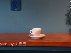 -Be Lived Cafe比例咖啡(摩天轮店)