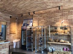 面包甜点陈列柜-山下面包坊(湖滨店)