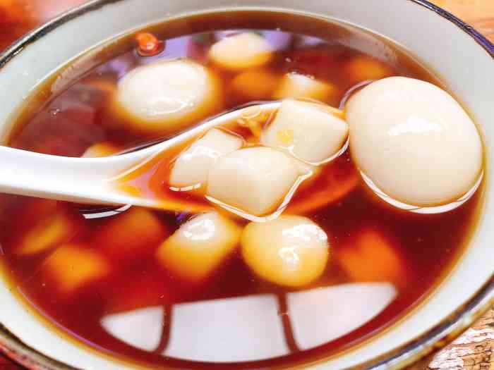 龙记山城汤圆(观音桥总店)-"就在好吃街里面,下午四点多去的时候人还