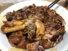 香酱热肘子-傅记酱肉