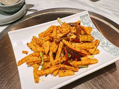 牛干巴炒藕条-云海肴云南菜·蒸汽石锅鱼(新奥店)
