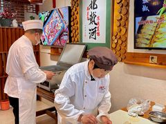 -东来菜馆•手抓海鲜家常菜•海鲜锅贴(鸽子窝店)