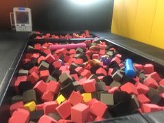 -嘿哟动霸CHUA·新潮玩运动娱乐中心·蹦床滑冰团建乐园