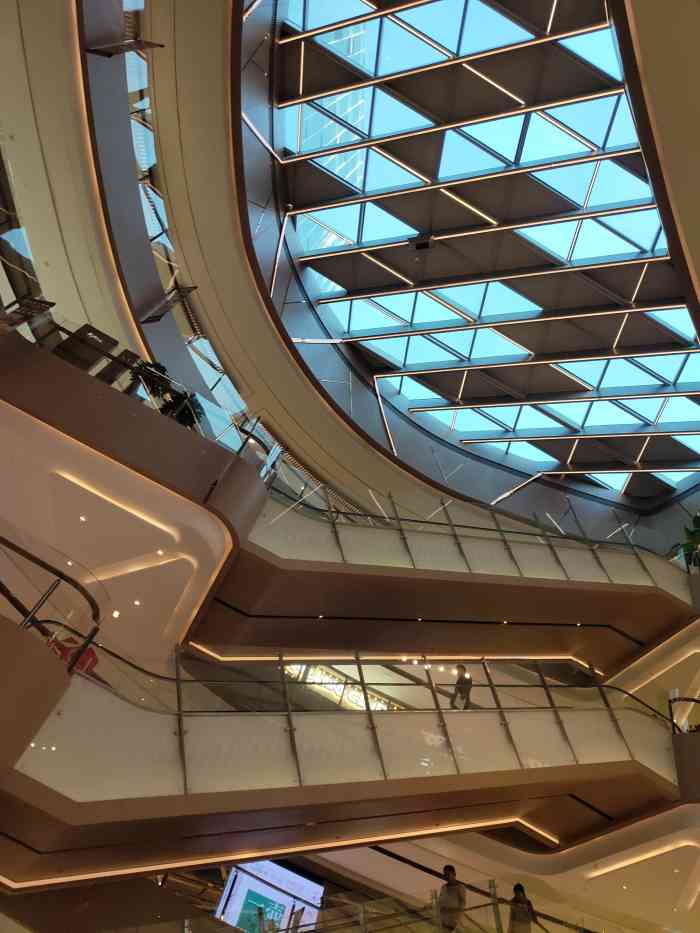 lcm置汇旭辉广场-"新开的百货广场,正好有大英博物馆的展览,.