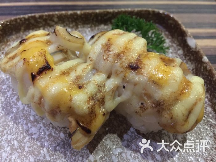 芝士熟扇贝寿司