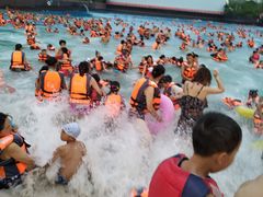 -泸州欢乐派海滩公园