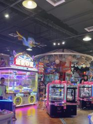 -卡通尼乐园(新达汇三林店)