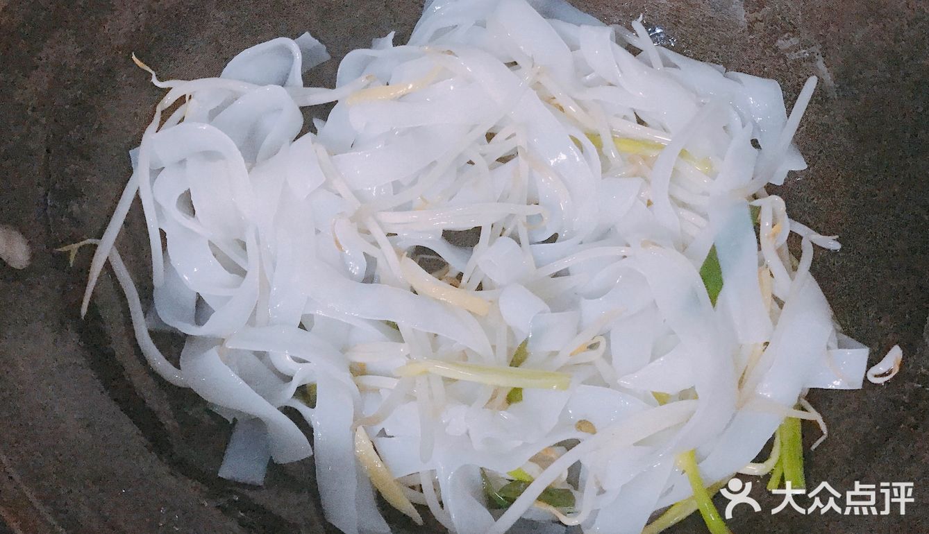 简单易做还能健脾养胃的干炒牛河