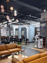 -FRIDAY星期五专业美发沙龙