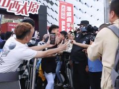 -万达广场(龙湖店)