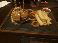 -恰餐厅及酒吧 CHAR Bar & Grill (北京丽都皇冠假日店)