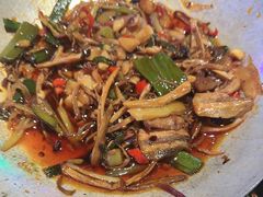 -路边边.炒菜烧烤.音乐餐厅(良乡长虹店)