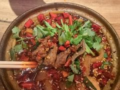 -有红鸡毛店·砂锅菜(抚琴夜市店)