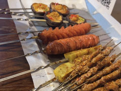 -三个大叔烤羊肉串·歌手驻唱·碳烤鲜肉(西三旗店)