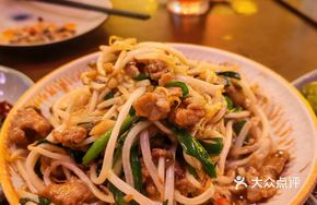Silver Bean Sprout Stir-Fried Beef