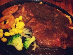 -玛格萝妮比萨屋(四平店)