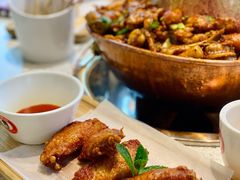 香草烤鸡翅-老佛爷铜炉蛙锅(海岸城店)