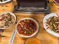 -宏兴烤鱼山庄(宣恩总店)