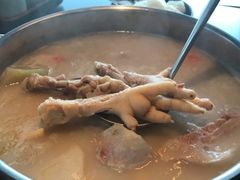 澳门鸡脚猪软骨堡-官也街澳门火锅(新源里店)