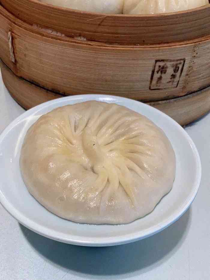 蟹黄汤包没有扬州老店的好吃呀太淡啦
