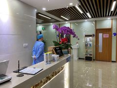-茂菊口腔连锁(浦东南路店)