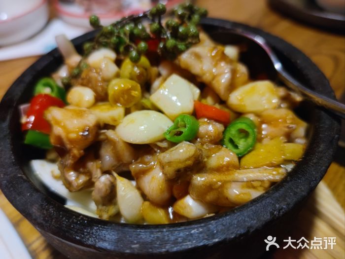 新白鹿餐厅(百联中环店)石锅牛蛙图片