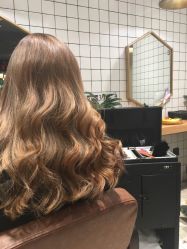 -PE SALON