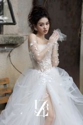 -Renee芮亦婚纱(原丽莎)