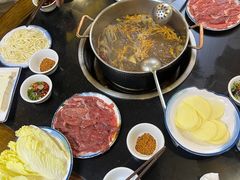 -乳仔牛牦牛汤锅 烤羊排(松潘古城店)