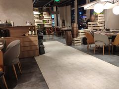 大堂-日进一片海.生腌海鲜火锅.宵夜烧烤(三里屯总店)