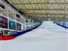 -乔波室内滑雪场