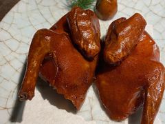 脆皮乳鸽-新荣记(BFC外滩金融中心店)