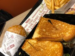 -The Habit Burger Grill 哈比特汉堡(爱琴海店)