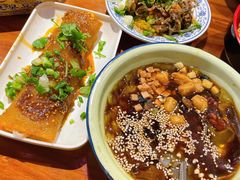 -爆炸头阿姨小四川正宗川味小吃(无任何分店)