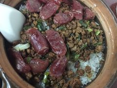 鹅乸腊肠煲仔饭-阳江河堤老牌曾记美食