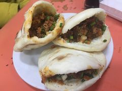 肥肠卡饼-代四孃牛华豆腐脑美味小食(总店)