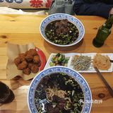 很有氛围感的小时候牛肉面