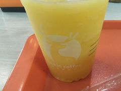 -瑞幸咖啡(绿地新都会9号楼店)