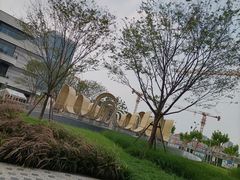 -东方体育中心(地铁站)