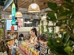 -席娜卡琳火车铁道夜市