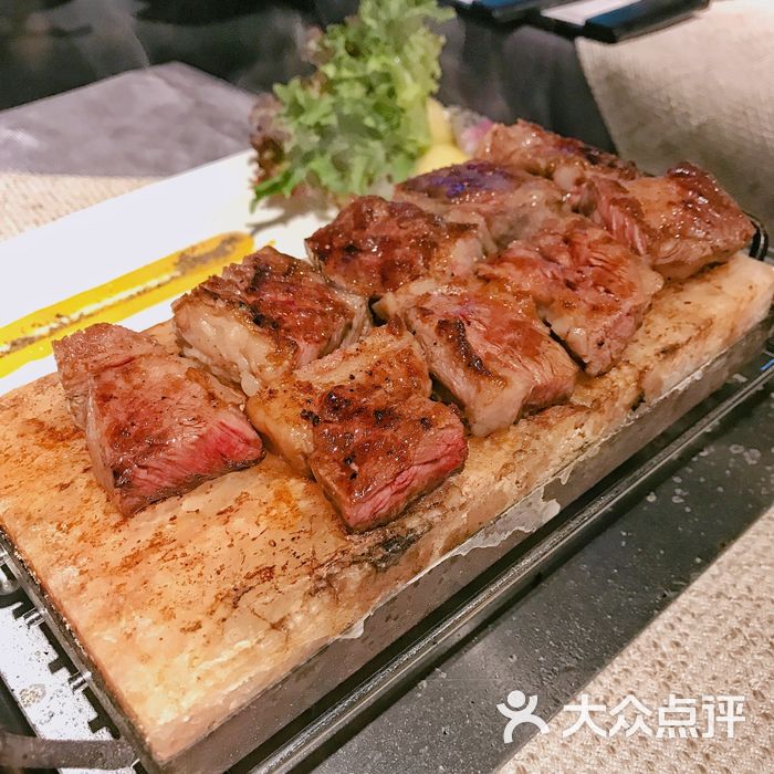 荷房·民俗收藏主题餐厅盐板煎安格斯牛小排图片-北京其他中餐-大众