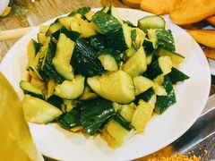拍黄瓜-玫瑰红烤羊排(北新桥三条店)