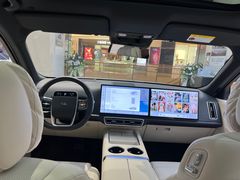 -理想汽车(世纪汇店)